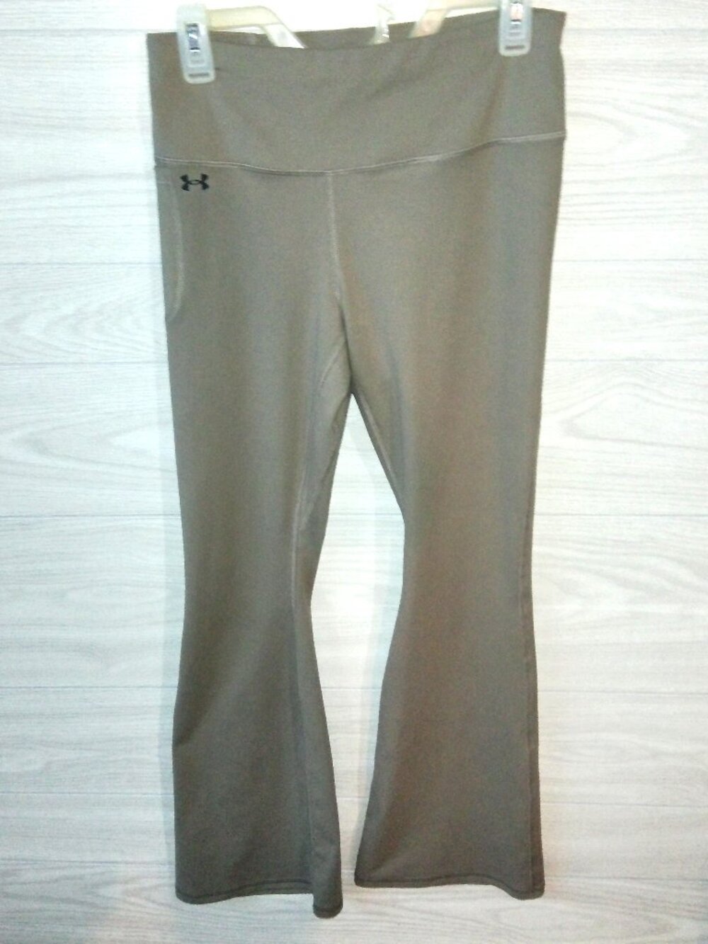 Under Armour Women's Size Large Motion Flare Pants Taupe Dusk 30" Inseam
